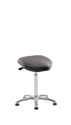 Antistatická ESD stolička Nuvoletta s výškou 50–70 cm, hybridním sedákem a reverzní opěrkou – ideální opora stání do ESD/EPA prostředí dle normy IEC 61340-5-1.